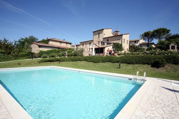 karakteristiek    appartement op wijn- of olijfboerderij in Itali met zwembad!