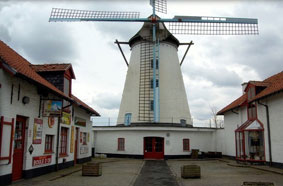 
n van de vele authentieke molens in Oost-Vlaanderen