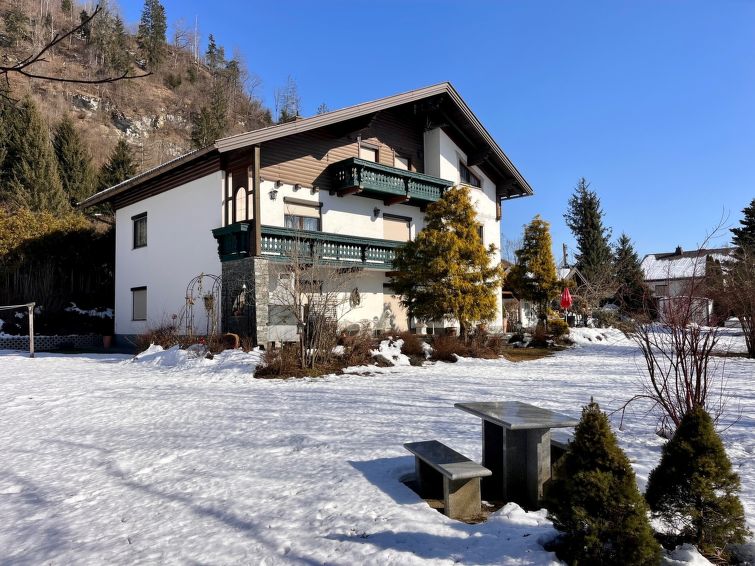 Foto van exterieur van Appartement Feldkirchen in Kärntenin de winter Foto van exterieur van Appartement Feldkirchen in Kärntenin de winter