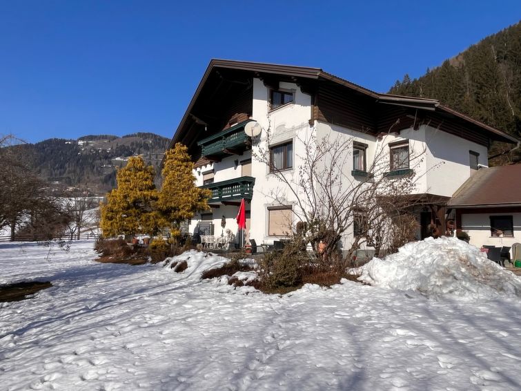 Foto van exterieur van Appartement Feldkirchen in Kärntenin de winter Foto van exterieur van Appartement Feldkirchen in Kärntenin de winter