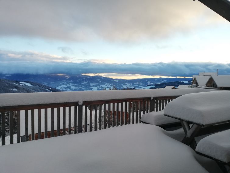 Foto van exterieur van Vakantiehuis Klippitztörlin de winter Foto van exterieur van Vakantiehuis Klippitztörlin de winter