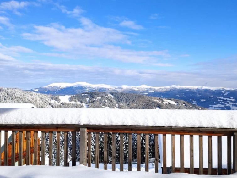 Foto van exterieur van Vakantiehuis Klippitztörlin de winter Foto van exterieur van Vakantiehuis Klippitztörlin de winter