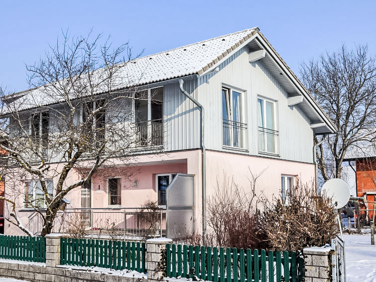 Foto van exterieur van Appartement Pinsdorfin de winter Foto van exterieur van Appartement Pinsdorfin de winter