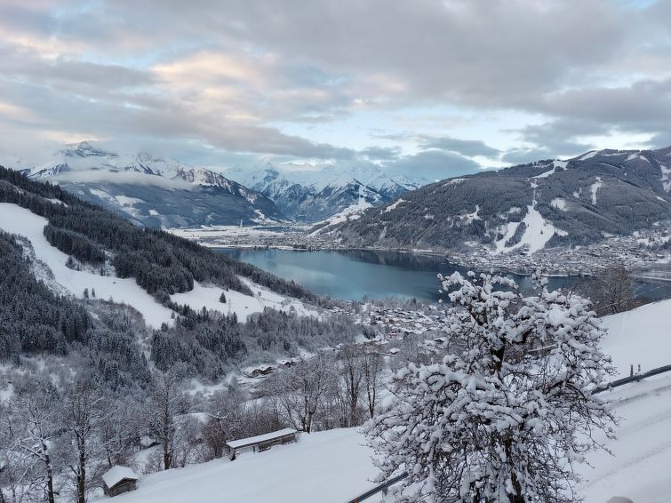 Foto van exterieur van Vakantiehuis Zell am Seein de winter