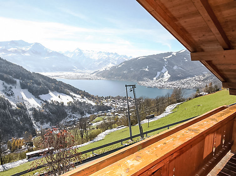 Foto van exterieur van Vakantiehuis Zell am Seein de winter