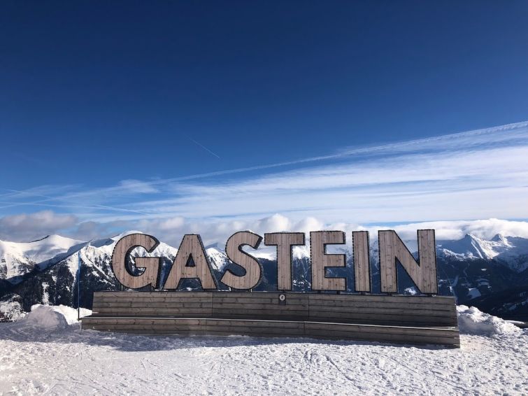 Foto van exterieur van Appartement Bad Gasteinin de winter