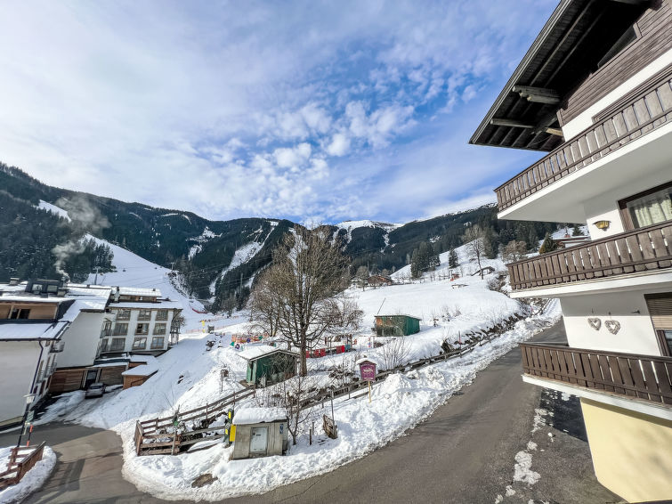 Foto van exterieur van Appartement Zell am Seein de winter