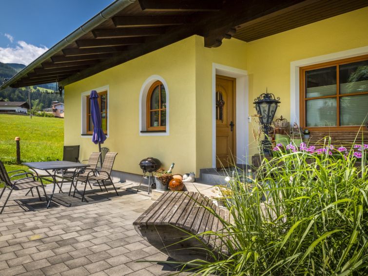 Foto van exterieur van Vakantiehuis Niedernsillin de winter