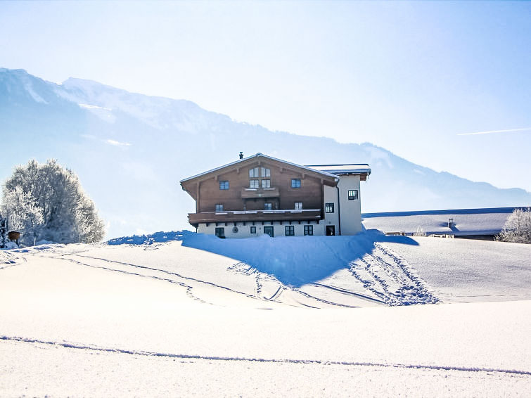 Foto van exterieur van Appartement Saalfelden am Steinernen Meerin de winter