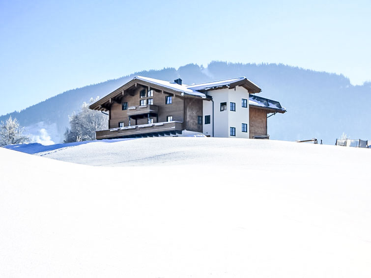Foto van exterieur van Appartement Saalfelden am Steinernen Meerin de winter