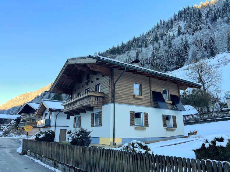 Foto van exterieur van Vakantiehuis Fuschin de winter