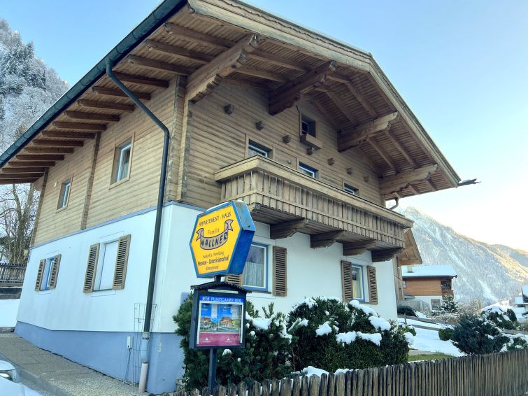 Foto van exterieur van Vakantiehuis Fuschin de winter