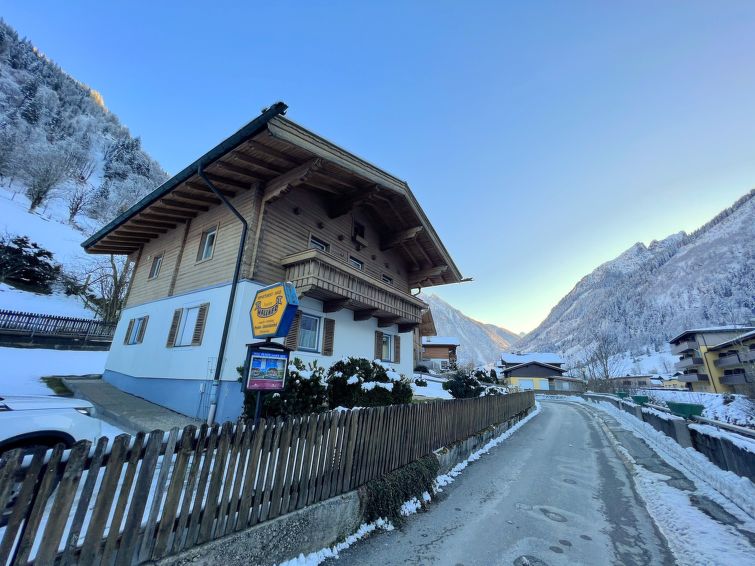 Foto van exterieur van Vakantiehuis Fuschin de winter
