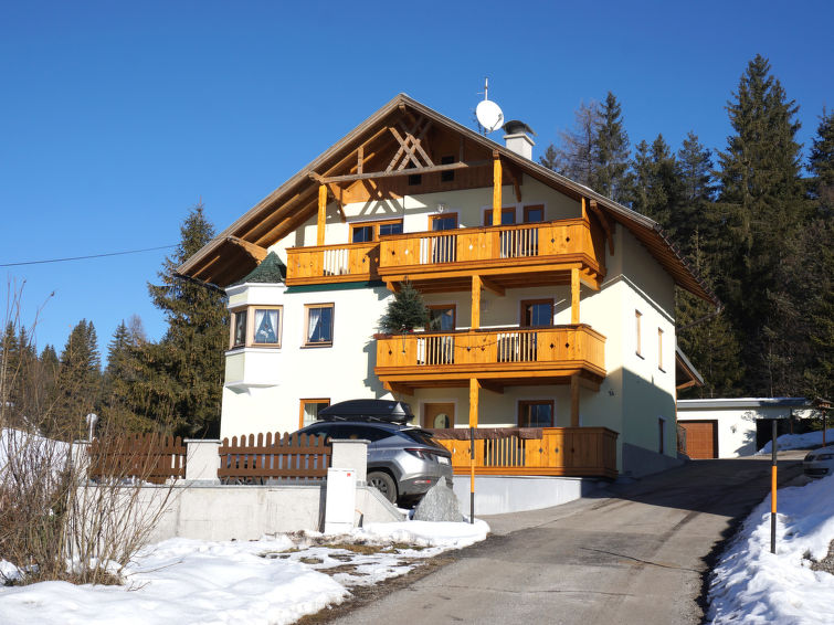 Foto van exterieur van Appartement Reith bei Seefeldin de winter