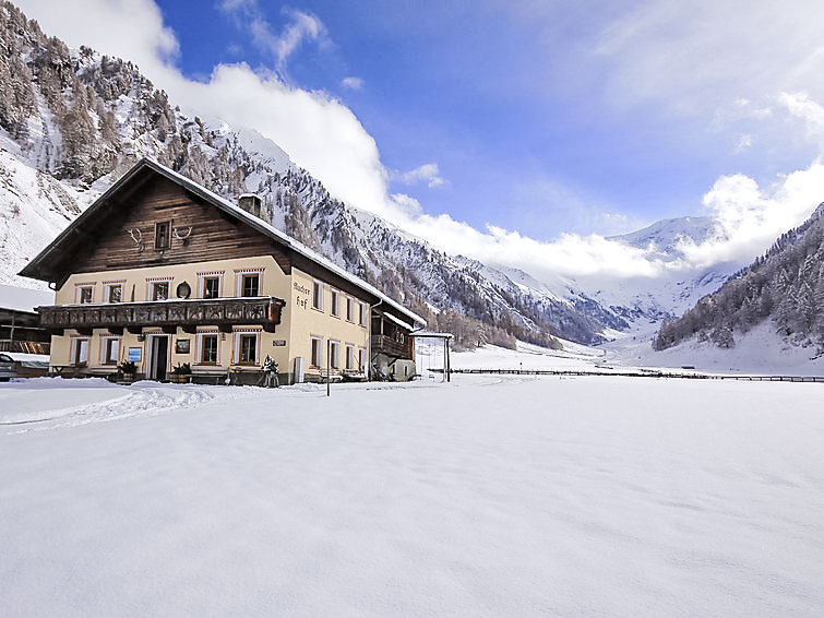 Foto van exterieur van Vakantiehuis Schmirnin de winter