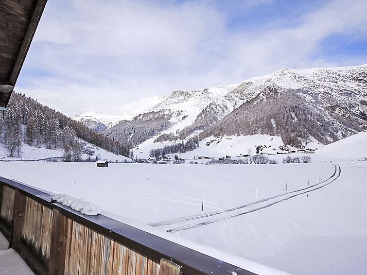 Foto van exterieur van Vakantiehuis Schmirnin de winter