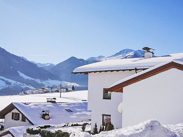 Foto van exterieur van Appartement Oberperfussin de winter
