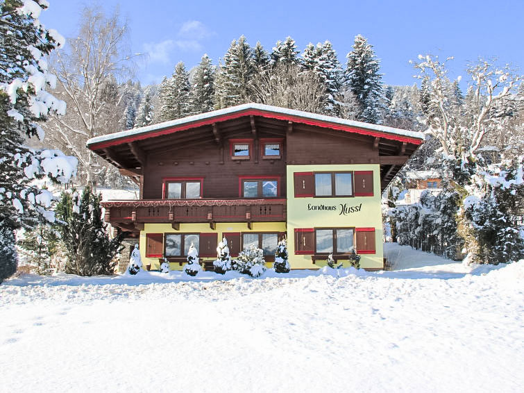 Foto van exterieur van Vakantiehuis Fügenin de winter Foto van exterieur van Vakantiehuis Fügenin de winter