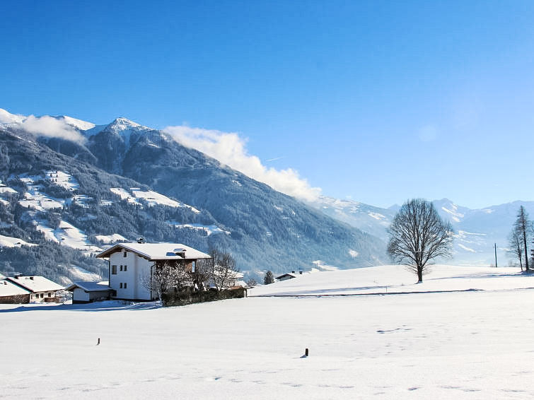 Foto van exterieur van Vakantiehuis Fügenin de winter Foto van exterieur van Vakantiehuis Fügenin de winter