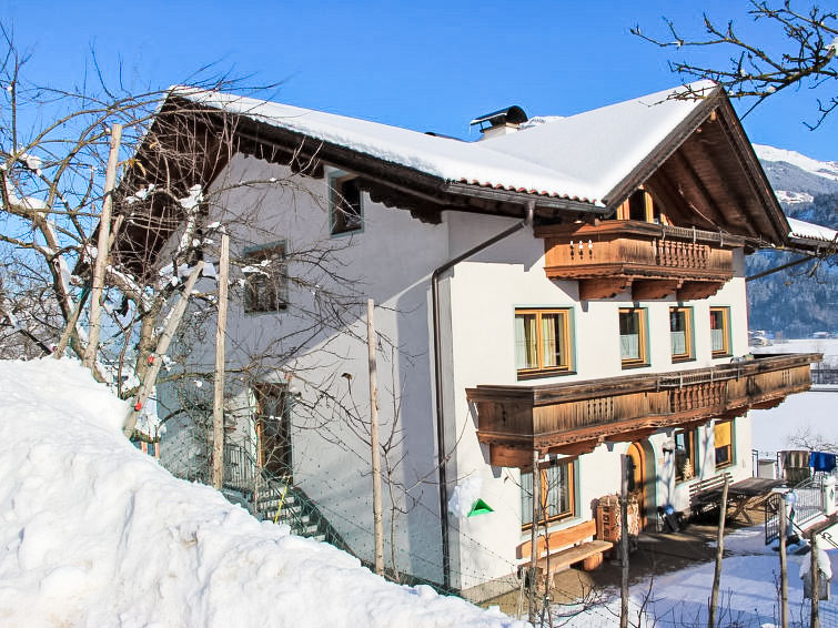 Foto van exterieur van Appartement Kaltenbachin de winter