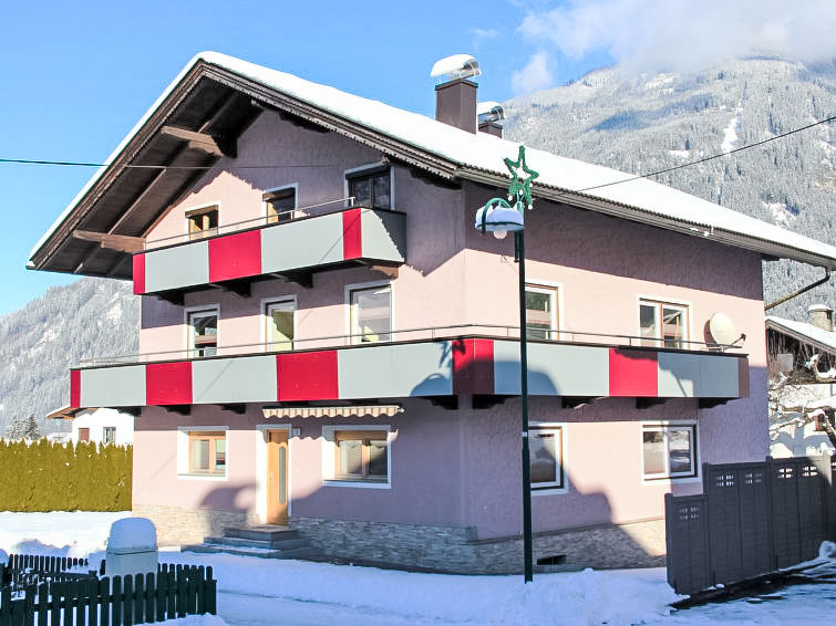Foto van exterieur van Appartement Kaltenbachin de winter