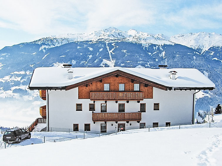 Foto van exterieur van Appartement Kaltenbachin de winter