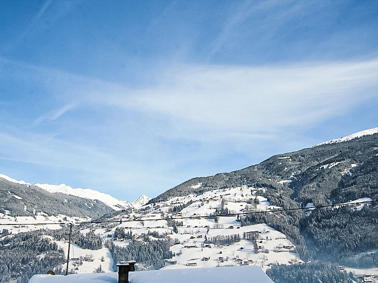 Foto van exterieur van Vakantiehuis Aschau im Zillertalin de winter Foto van exterieur van Vakantiehuis Aschau im Zillertalin de winter