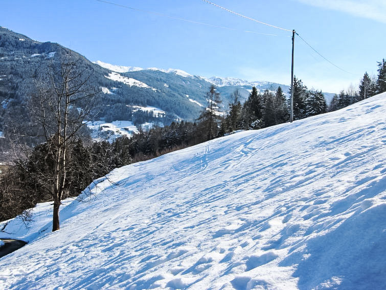 Foto van exterieur van Vakantiehuis Aschau im Zillertalin de winter Foto van exterieur van Vakantiehuis Aschau im Zillertalin de winter