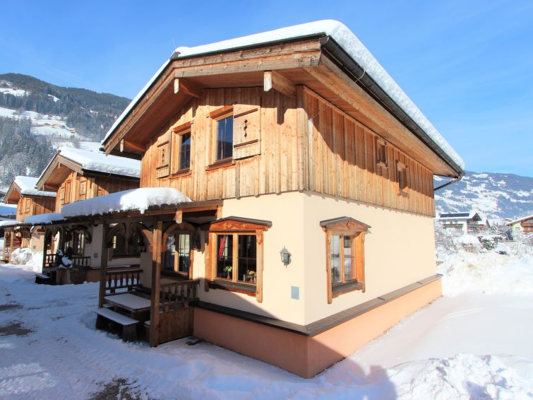 Foto van exterieur van Vakantiehuis Mayrhofenin de winter