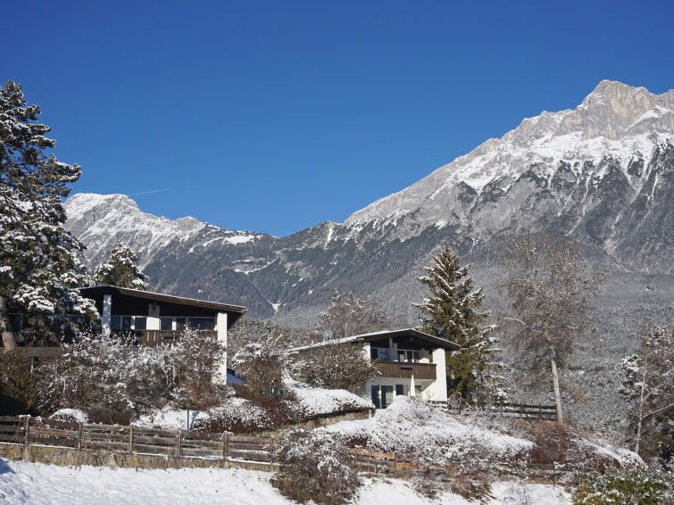 Gezellig Chalet St. Wendelin in het Prachtige Telfs, Tirol | Out! Vakantiehuizen