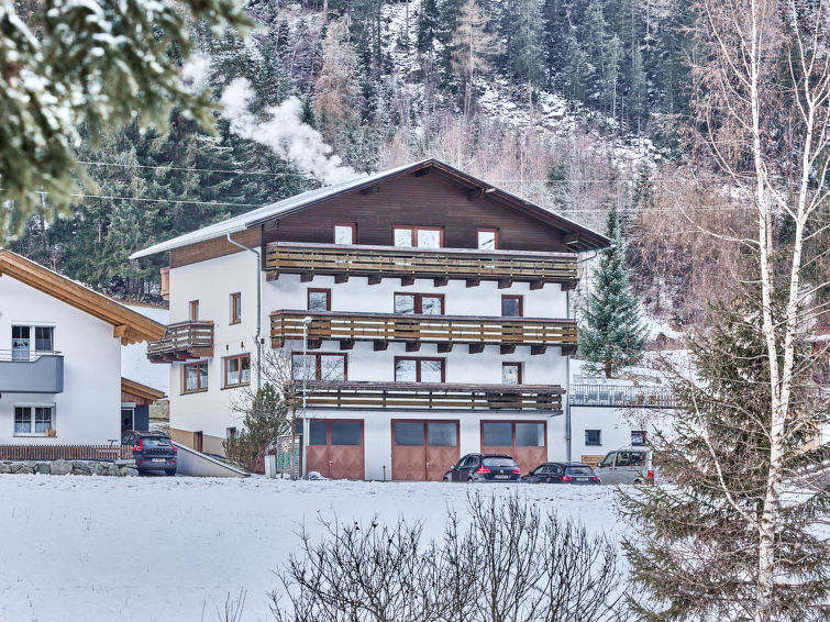 Foto van exterieur van Vakantiehuis Sankt Leonhard im Pitztalin de winter