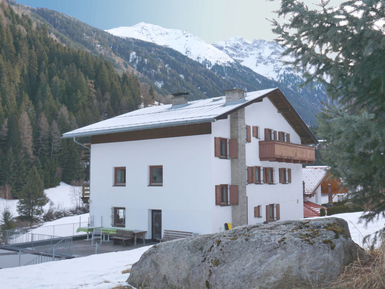 Foto van exterieur van Vakantiehuis Sankt Leonhard im Pitztalin de winter
