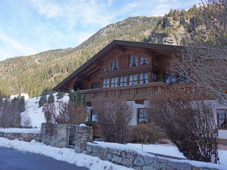 Foto van exterieur van Appartement Sankt Leonhard im Pitztalin de winter