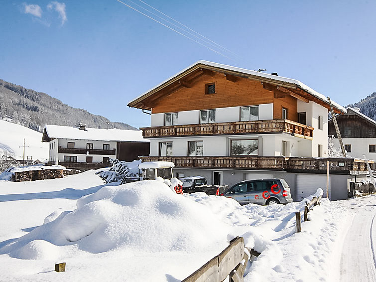 Ruim Appartement Obernberg in het Hart van de Tiroler Alpen | Out! Vakantiehuizen