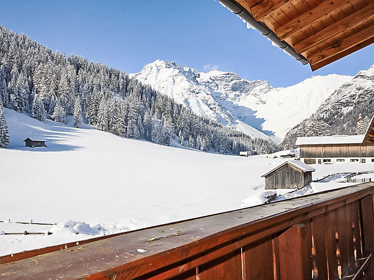 Foto van exterieur van Appartement Obernberg am Brennerin de winter