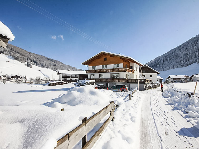 Foto van exterieur van Appartement Obernberg am Brennerin de winter