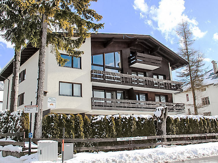 Foto van exterieur van Appartement Seefeld in Tirolin de winter