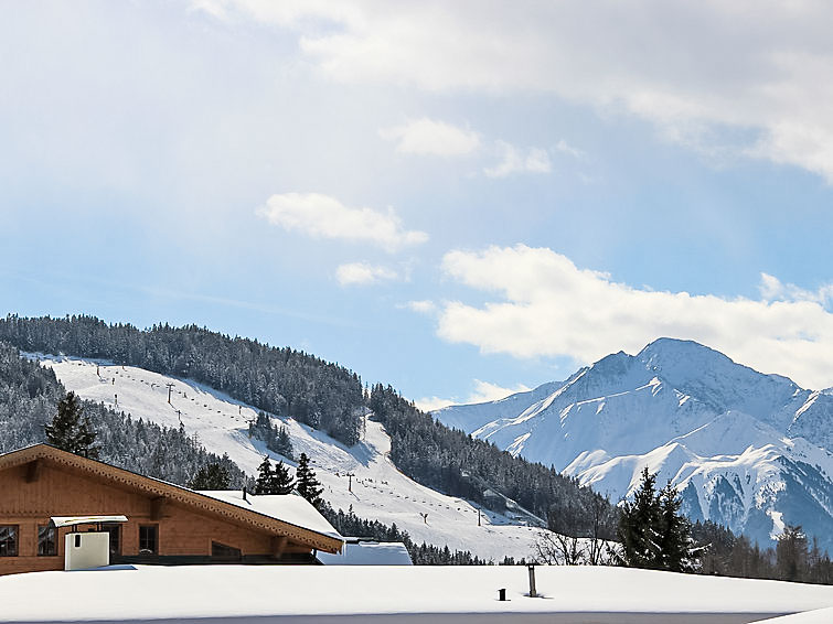 Foto van exterieur van Appartement Seefeld in Tirolin de winter