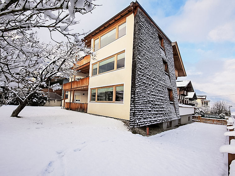 Foto van exterieur van Appartement Kaltenbachin de winter
