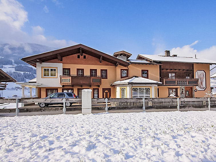 Foto van exterieur van Appartement Kaltenbachin de winter