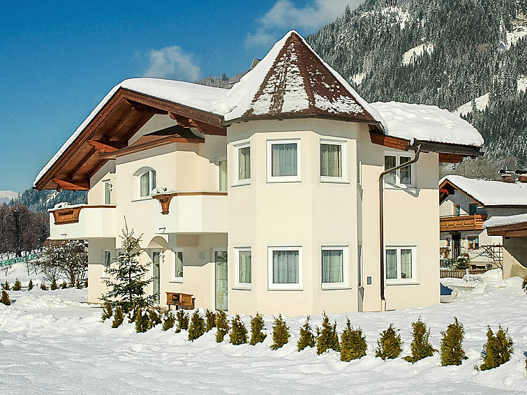 Foto van exterieur van Appartement Kaltenbachin de winter