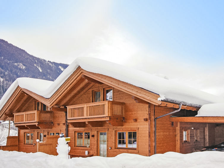 Foto van exterieur van Vakantiehuis Mayrhofenin de winter