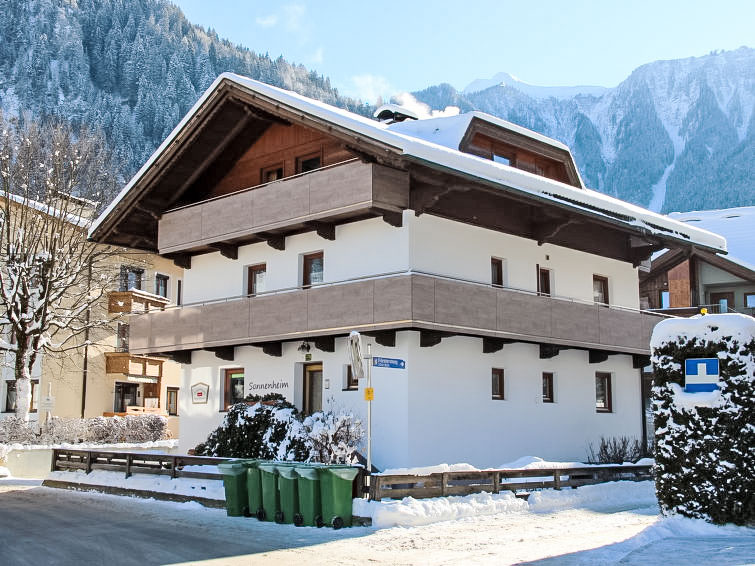 Foto van exterieur van Appartement Mayrhofenin de winter