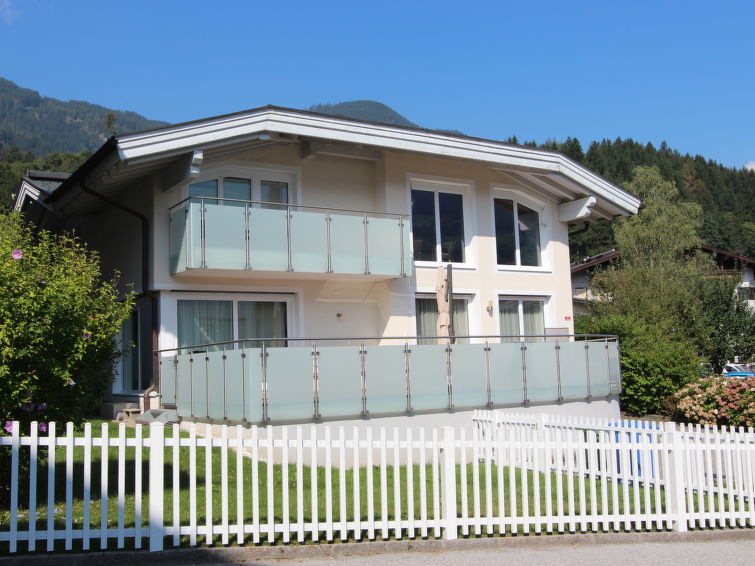 Foto van exterieur van Vakantiehuis Fügen Foto van exterieur van Vakantiehuis Fügen