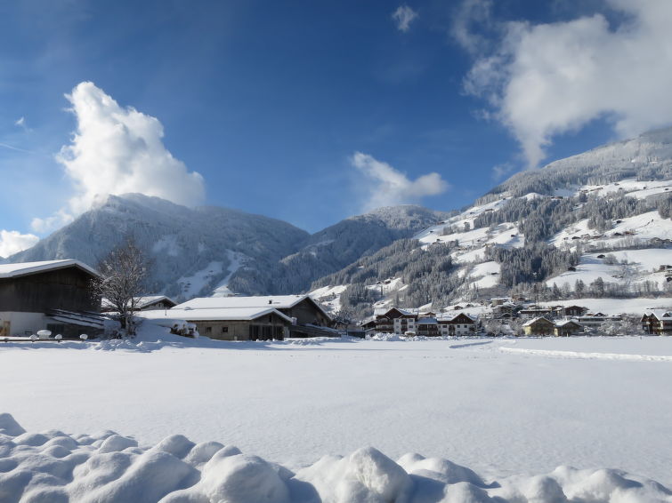 Foto van exterieur van Vakantiehuis Mayrhofenin de winter