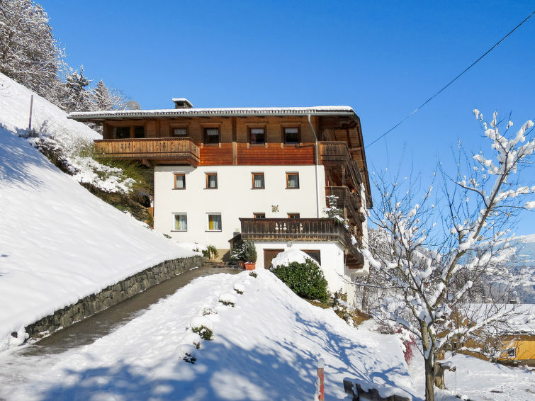 Foto van exterieur van Vakantiehuis Mayrhofenin de winter