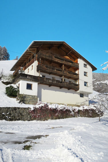 Foto van exterieur van Vakantiehuis Mayrhofenin de winter