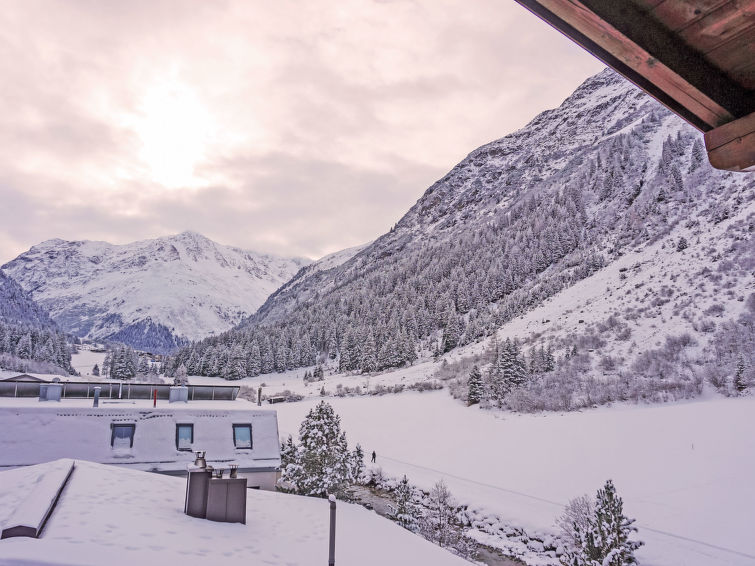 Foto van exterieur van Appartement Sankt Leonhard im Pitztalin de winter