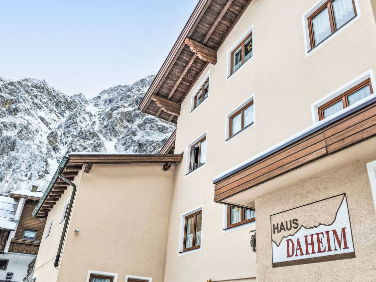 Foto van exterieur van Appartement Sankt Leonhard im Pitztalin de winter