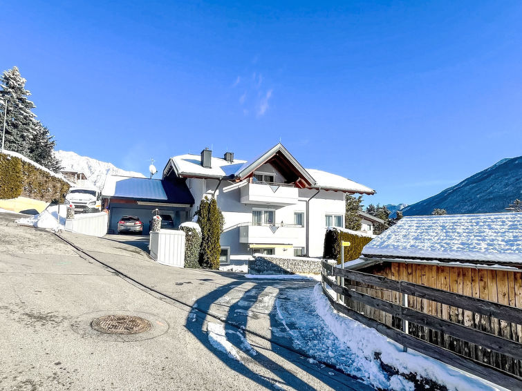 Foto van exterieur van Appartement Imstin de winter
